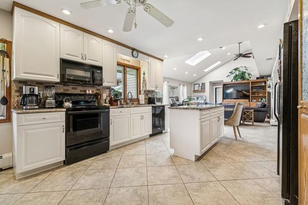 Dining room, Interior, Kitchen, Recessed Lighting
