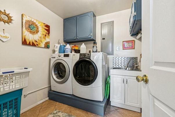 Interior, Washer