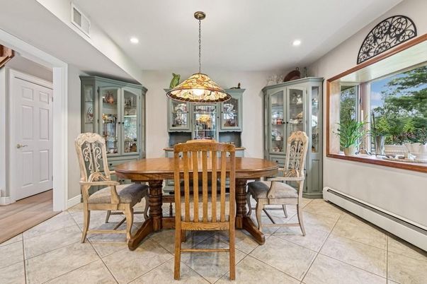Dining room, Interior, Pendant Lights, Recessed Lighting