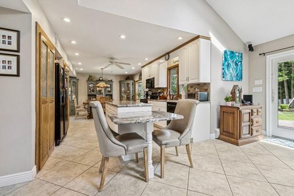 Dining room, Interior, Kitchen, Recessed Lighting