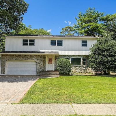 Attached, Exterior, Facade, Raised Ranch