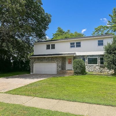 Attached, Exterior, Facade, Raised Ranch