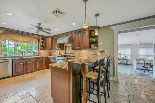 Dining room, Interior, Kitchen, Pendant Lights, Recessed Lighting, Stainless Steel Appliances