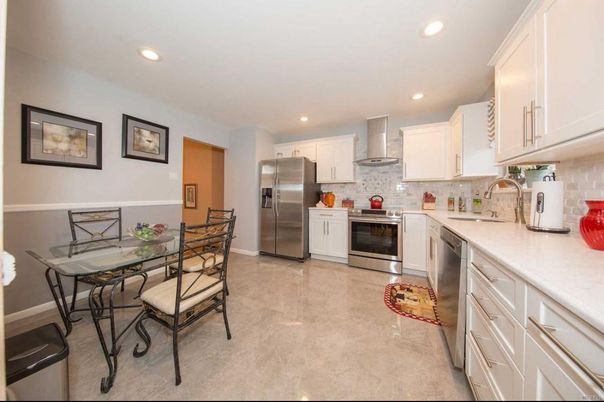 Dining room, Interior, Kitchen, Recessed Lighting, Stainless Steel Appliances