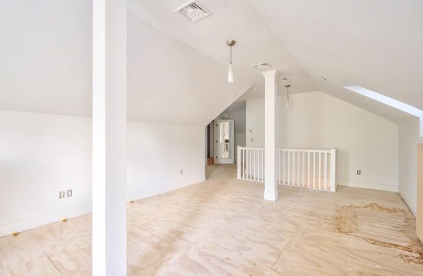 Empty room, Interior, Pendant Lights