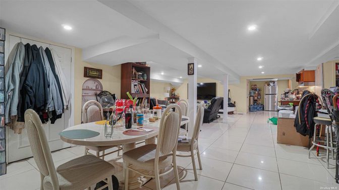 Dining room, Interior, Recessed Lighting