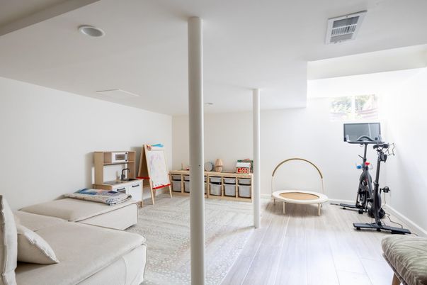 Fitness Equipment, Interior, Living room