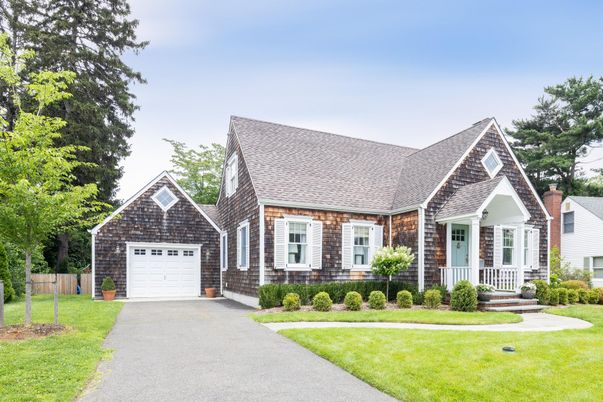 Attached, Exterior, Facade, Cape Cod
