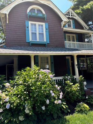 Exterior, Facade, Queen Anne Victorian