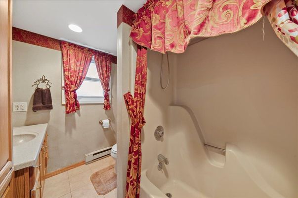 Bathroom, Interior, Recessed Lighting