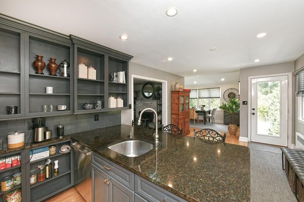 Fireplace, Interior, Kitchen, Recessed Lighting