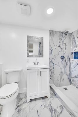 Bathroom, Interior, Marble, Marble Walls, Recessed Lighting