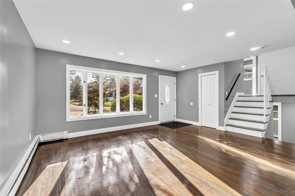 Empty room, Interior, Recessed Lighting, Wood Texture Flooring