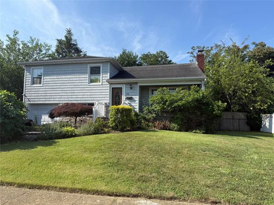 Attached, Backyard, Exterior, Facade, Split Level