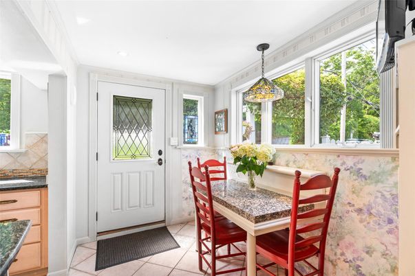 Dining room, Interior, Pendant Lights, Recessed Lighting