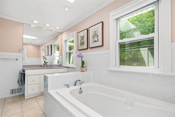 Bathroom, Interior, Recessed Lighting