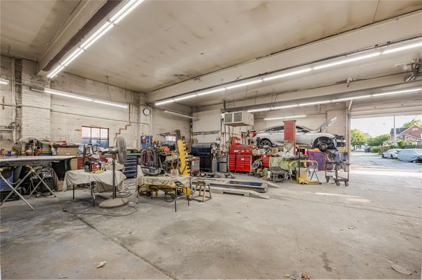 Garage, Interior