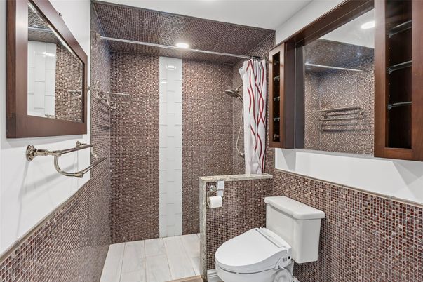 Bathroom, Interior, Recessed Lighting