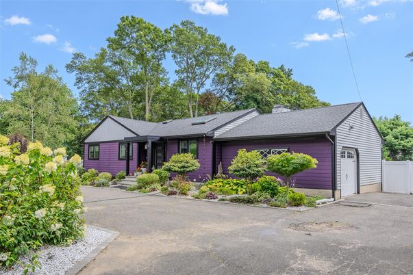 Attached, Exterior, Facade, Cape Cod