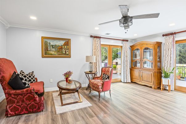 Interior, Living room, Recessed Lighting, Wood Texture Flooring