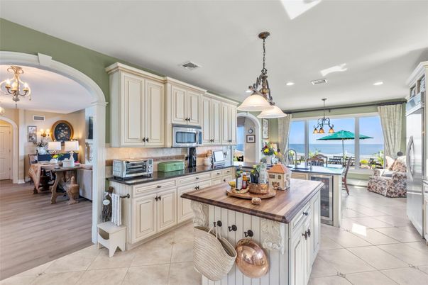 Chandelier, Dining room, Interior, Kitchen, Pendant Lights, Recessed Lighting, Stainless Steel Appliances, Water