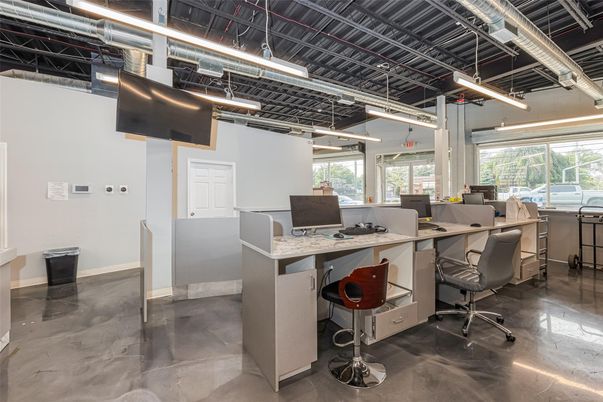 Home Office, Interior