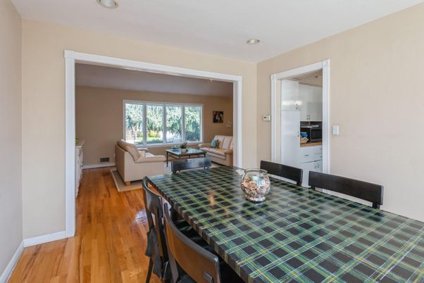 Dining room, Interior, Living room, Recessed Lighting, Wood Texture Flooring