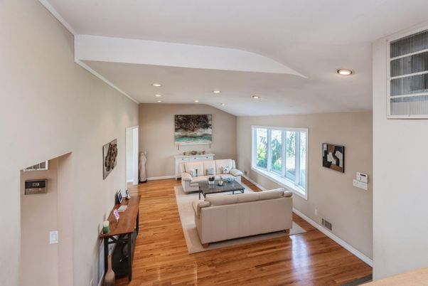 Interior, Living room, Recessed Lighting, Wood Texture Flooring