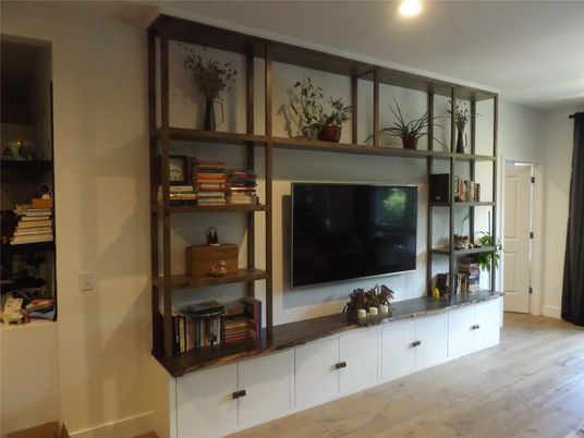 Interior, Recessed Lighting, Wood Texture Flooring