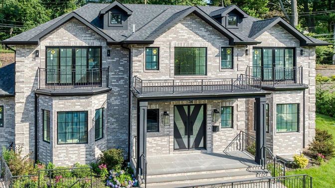 Exterior, Facade, Brick Facade, Brick Traditional
