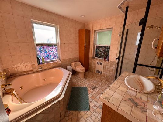Bathroom, Interior, Recessed Lighting, Tile Countertops