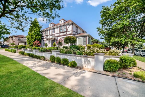 Exterior, Facade, Tudor Revival