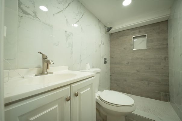 Bathroom, Interior, Marble Walls, Recessed Lighting