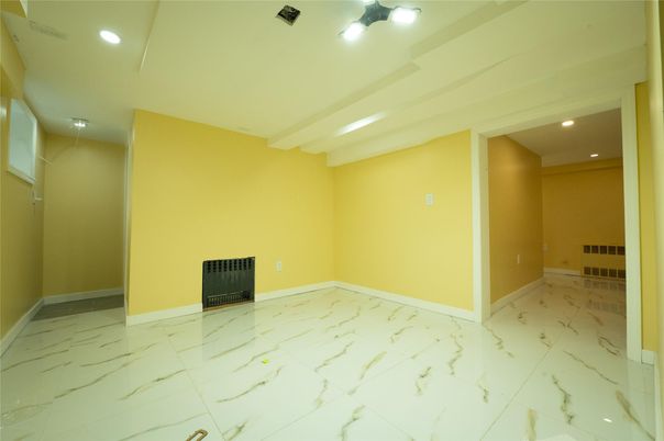 Empty room, Interior, Marble, Recessed Lighting