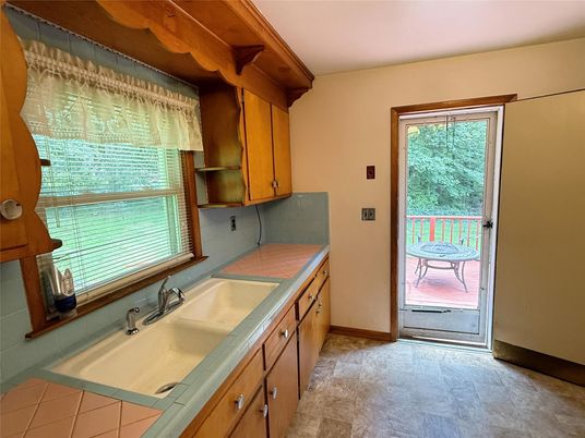 Bathroom, Interior, Tile Countertops