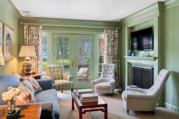 Fireplace, Interior, Living room