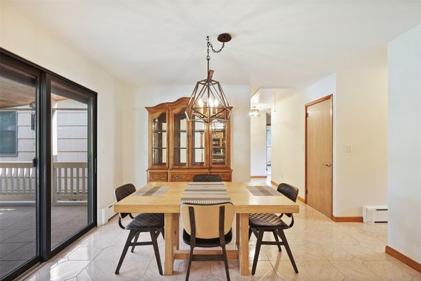 Dining room, Interior, Marble, Pendant Lights