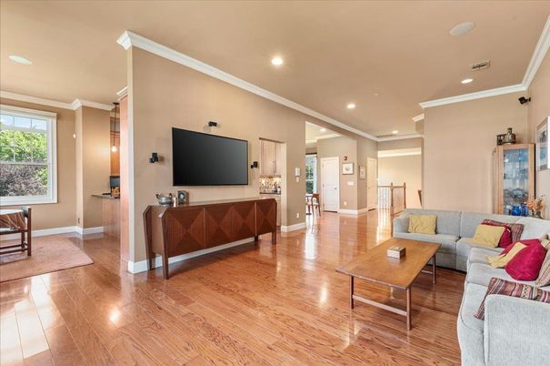 Interior, Living room, Recessed Lighting, Wood Texture Flooring