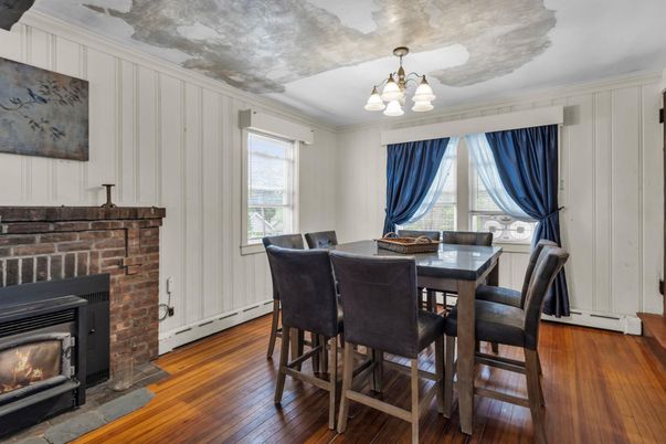 Chandelier, Dining room, Fireplace, Interior, Wood Texture Flooring