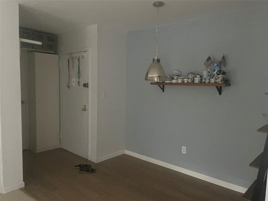 Interior, Pendant Lights, Wood Texture Flooring