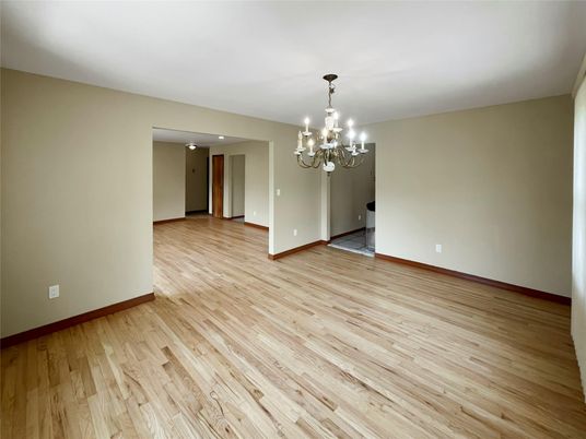 Chandelier, Empty room, Interior, Wood Texture Flooring