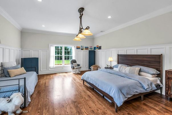 Bedroom, Interior, Pendant Lights, Recessed Lighting, Wood Texture Flooring