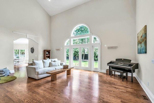 Interior, Living room, Piano, Recessed Lighting, Wood Texture Flooring