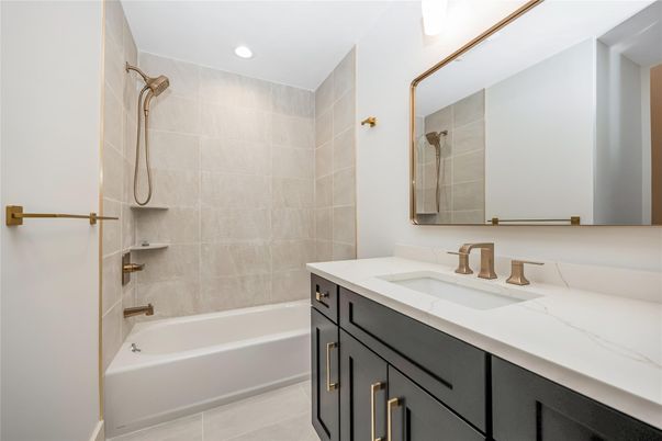 Bathroom, Interior, Recessed Lighting