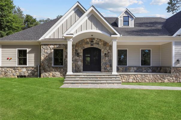Exterior, Facade, Farmhouse