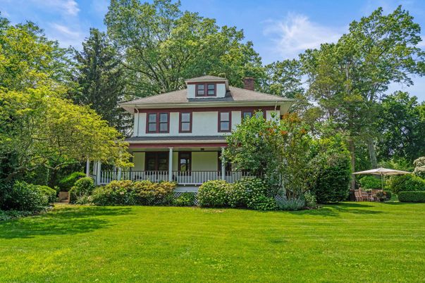 Backyard, Exterior, Facade, American Foursquare