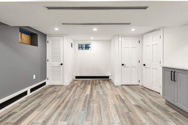 Empty room, Interior, Recessed Lighting, Wood Texture Flooring