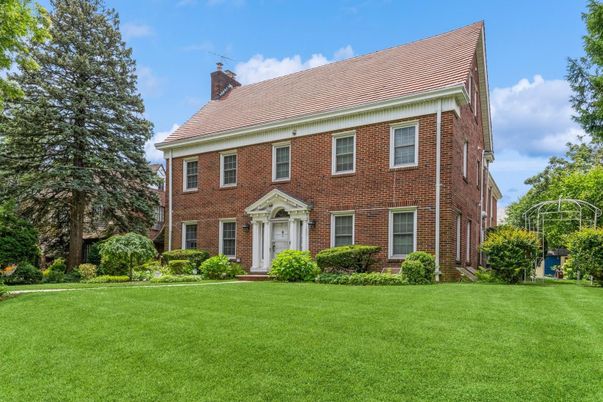 Backyard, Exterior, Facade, Brick Facade, Georgian