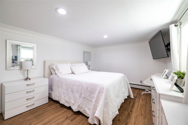 Bedroom, Interior, Recessed Lighting, Wood Texture Flooring