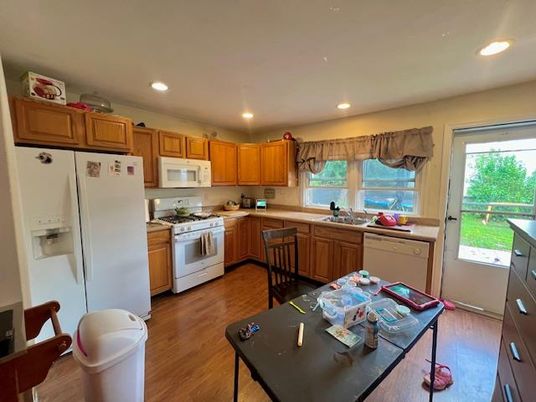 Interior, Kitchen, Recessed Lighting, Wood Texture Flooring